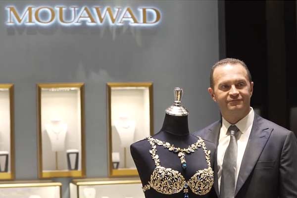 慕婉在迪拜购物中心的精品店正式重新开业